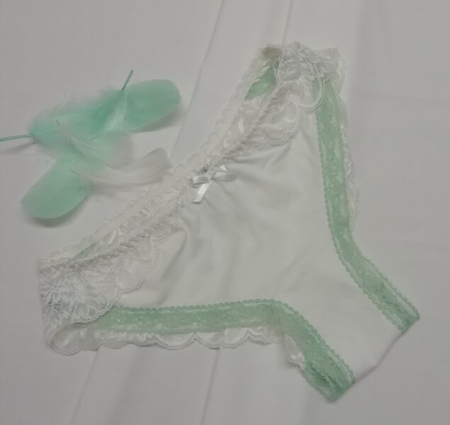 Sieviešu apakšveļa Nr.24/ S izmērs / balta mežģīne/trikotāža/ gaiši zaļa mežģīne