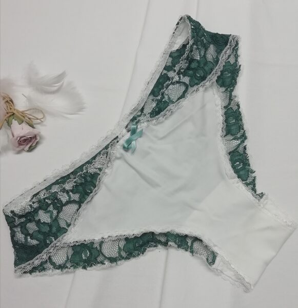 Sieviešu apakšveļa Nr.27/ M izmērs/ Balta trikotāža/ tumši zaļa mežģīne