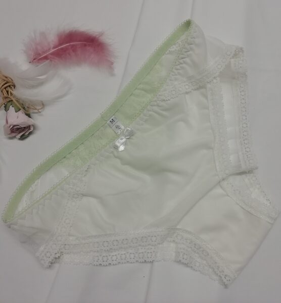 Sieviešu apakšveļa Nr.23/ M izmērs/ Balta trikotāža/tills/ salātzaļa mežģīne un gumija