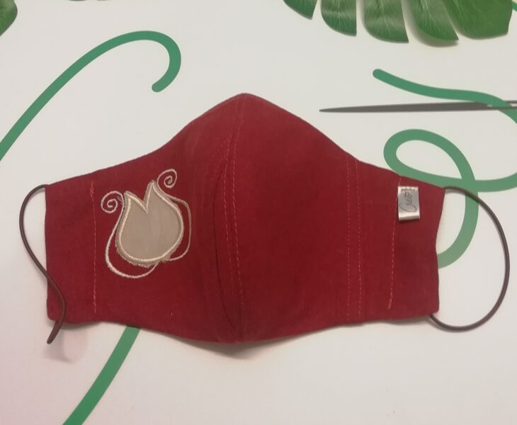 Brūna lina sejas maska ar tulpi (27)