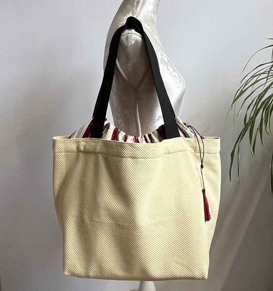 Gaiši dzeltena pludmales soma (ST_32)